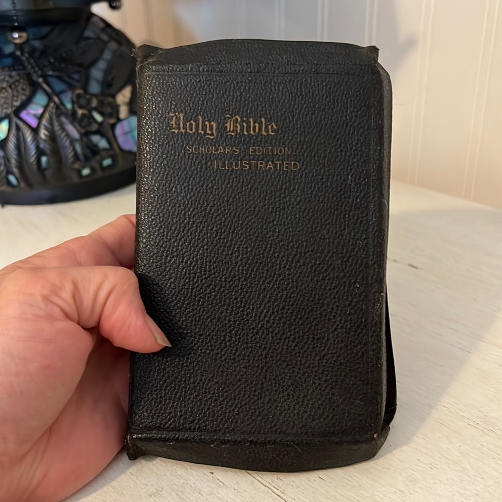 1920 Holy Bible Scholars Edition illustrated self-pronounced leather bound